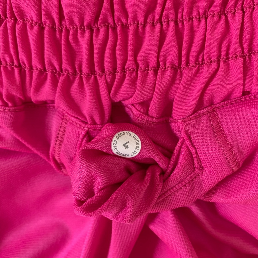 lululemon Hotty Hot HR Lined Short 2.5" Sonic Pink Size 4 New BNWT - Picture 11 of 15